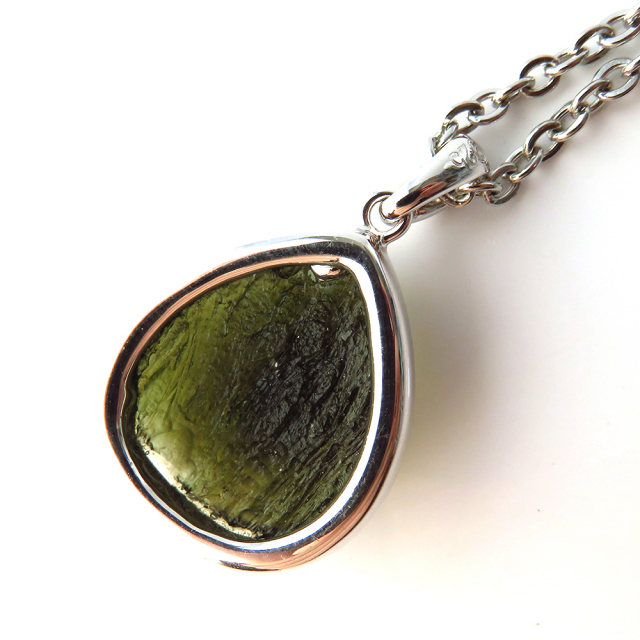 激レア　特選！天然モルダバイトペンダント　龍彫りペンダント モルダバイト ペンダントトップ