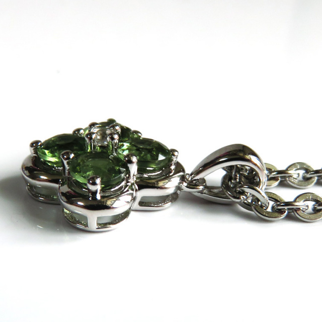 宝石質5A Silver925使用 モルダバイトペンダント