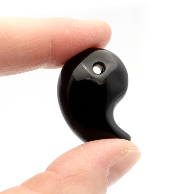 黒水晶 本物 モリオン 勾玉 まがたま 30 x 20mm お守り モーリオン アクセサリー ネックレスづくりのパーツに 天然石