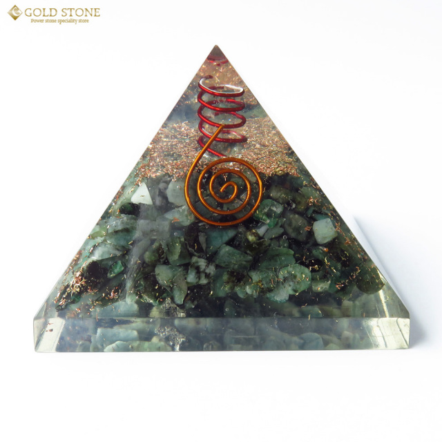 グリーンクォーツ使用 水晶単結晶入り オルゴナイトピラミッド 大人気スピリチュアルグッズ 幅約65-70mm前後