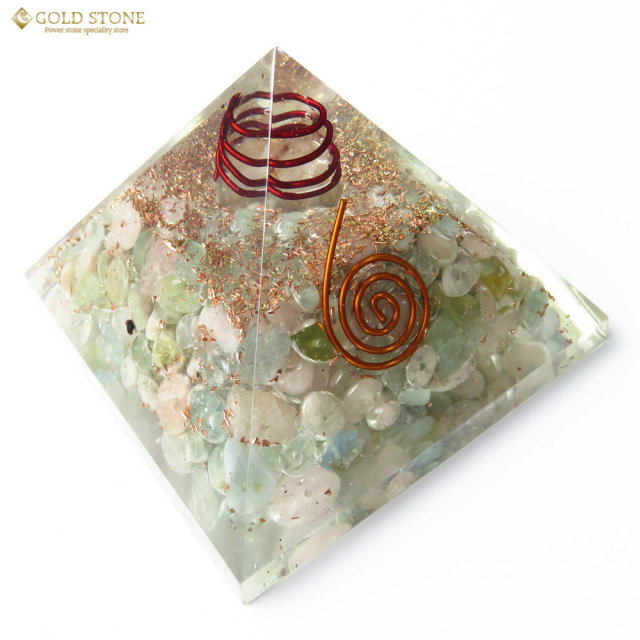 ベリル使用 水晶単結晶入り オルゴナイトピラミッド 大人気スピリチュアルグッズ 幅約65-70mm前後