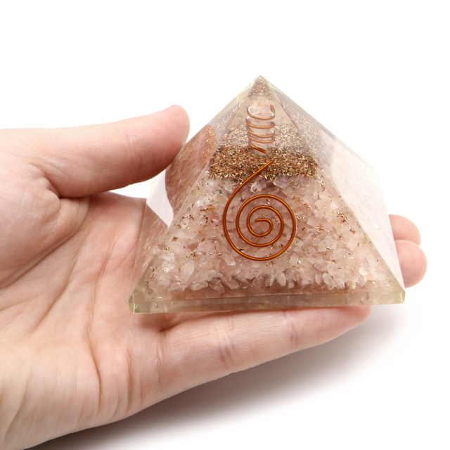 ローズクォーツ使用 水晶単結晶入り オルゴナイトピラミッド 大人気スピリチュアルグッズ 幅約65-70mm前後