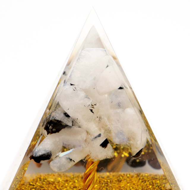 オルゴナイト ピラミッド 招財樹 天然石 さざれ タイガーアイ ムーンストーン 幅 約5cm orgonite pyramid  置物