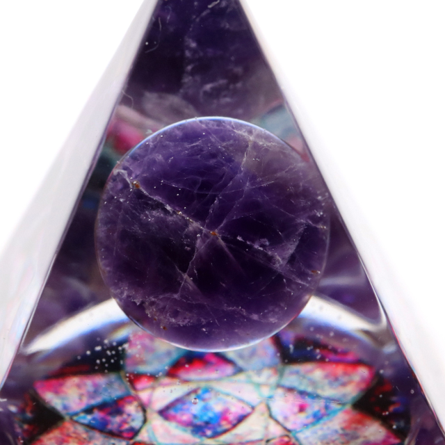 オルゴナイト ピラミッド 天然石 さざれ  アメジスト 丸玉  幅 約5cm orgonite pyramid  置物 パワーストーン