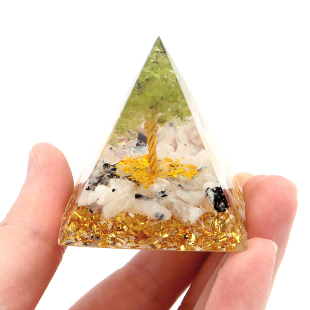 オルゴナイト ピラミッド 招財樹 天然石 さざれ ムーンストーン ペリドット 幅 約5cm orgonite pyramid  置物