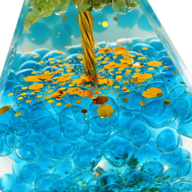 オルゴナイト ピラミッド 招財樹 天然石 さざれ ペリドット 幅 約5cm orgonite pyramid  置物