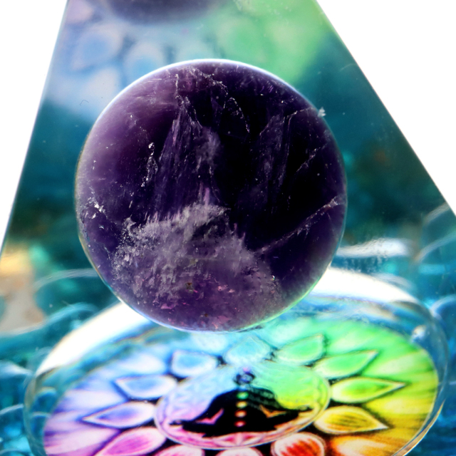 オルゴナイト ピラミッド アメジスト 丸玉入り チャクラ 紫水晶 orgonite pyramid  置物 天然石 パワーストーン 浄化