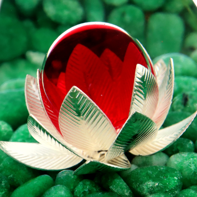 オルゴナイト ピラミッド 蓮の花 orgonite pyramid  置物 天然石 パワーストーン 浄化