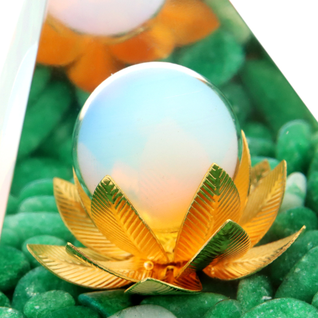 オルゴナイト ピラミッド 蓮の花 orgonite pyramid  置物 天然石 パワーストーン 浄化
