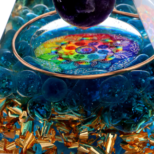 オルゴナイト ピラミッド アメジスト 丸玉入り 紫水晶 曼荼羅 orgonite pyramid  置物 天然石 パワーストーン 浄化