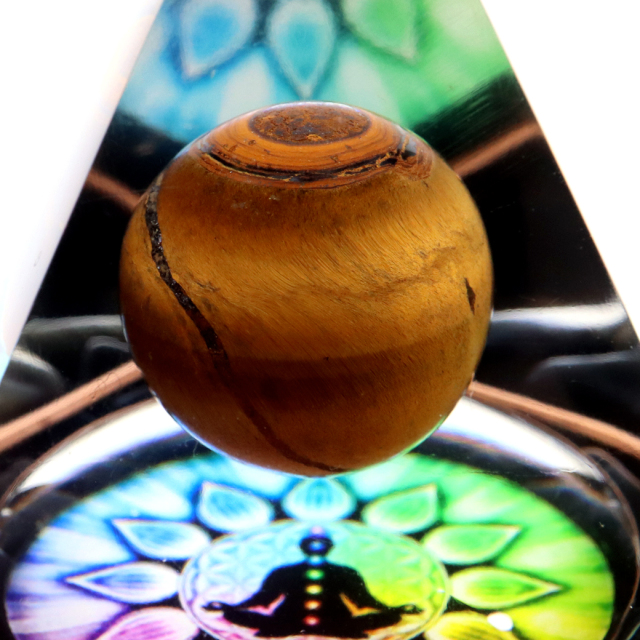 オルゴナイト ピラミッド チャクラ オブシディアン さざれ タイガーアイ 丸玉入り orgonite pyramid  置物 天然石 パワーストーン 浄化