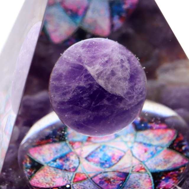 オルゴナイト ピラミッド アメジスト さざれ 丸玉入り 紫水晶 orgonite pyramid  置物 天然石 パワーストーン 浄化