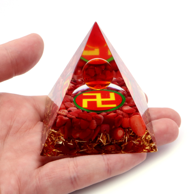 オルゴナイト ピラミッド レッドコーラル さざれ 珊瑚 卍 orgonite pyramid  置物 天然石 パワーストーン 浄化