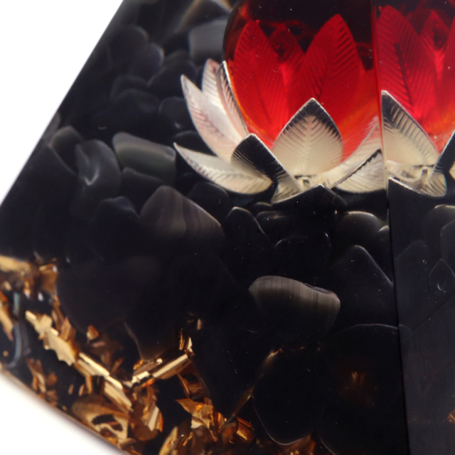 オルゴナイト ピラミッド オブシディアン さざれ 黒曜石 蓮の花 orgonite pyramid  置物 天然石 パワーストーン 浄化