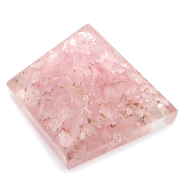 ローズクォーツ使用 オルゴナイト ピラミッド 紅水晶 大人気 スピリチュアルグッズ 幅約30mm前後 コイル無し