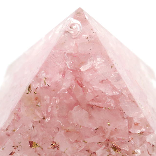 ローズクォーツ使用 オルゴナイト ピラミッド 紅水晶 大人気 スピリチュアルグッズ 幅約30mm前後 コイル無し