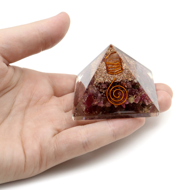 ルビー 使用 水晶 単結晶入り オルゴナイト ピラミッド 大人気 スピリチュアルグッズ 幅約55mm前後