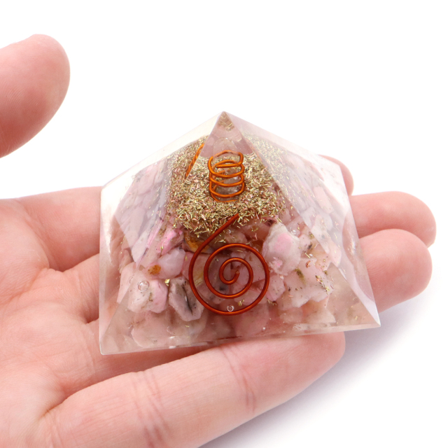 ピンクオパール使用 水晶 単結晶入り オルゴナイト ピラミッド 大人気スピリチュアルグッズ 幅約55mm前後