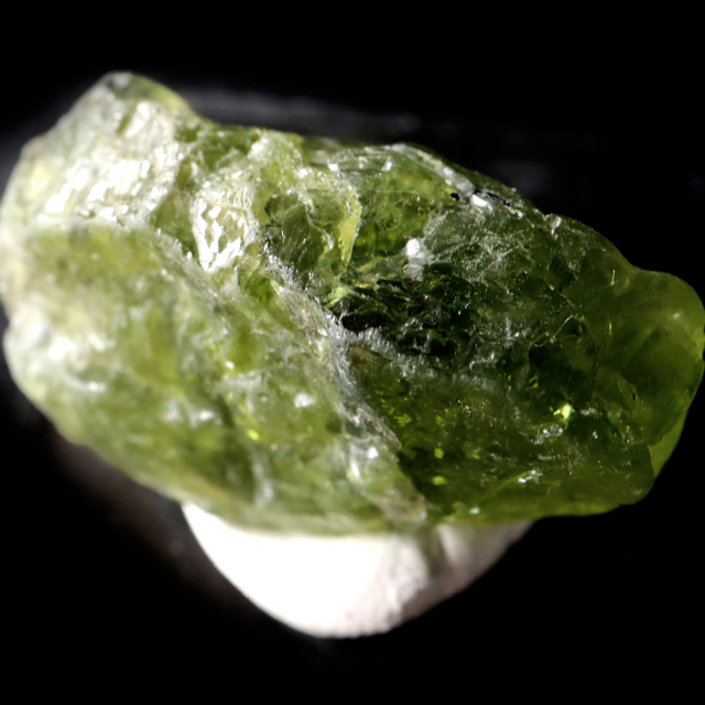ペリドット 原石 アリゾナ州産 1点もの 宝石質 加工用 台付き 標本 ツーソン展示会商品 橄欖石 鉱物 結晶 天然石 8月 誕生石