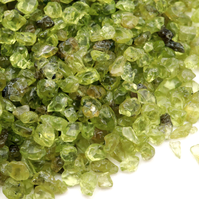 ペリドット（橄欖石） 高品質 AAA さざれ石 4-6mm 100g 天然石