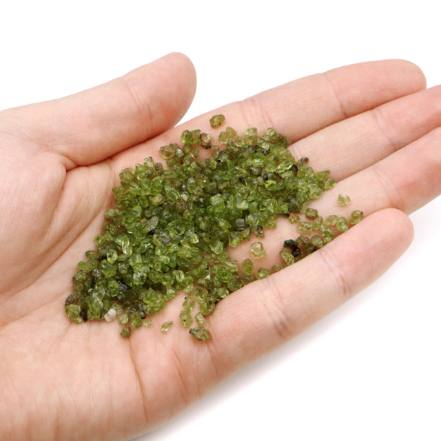 ペリドット（橄欖石） 高品質 AAA さざれ石 4-6mm 100g 天然石