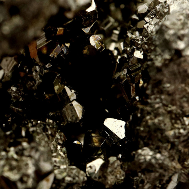 パイライト 原石 ペルー産 1点もの 黄鉄鉱 pyrite パワーストーン 天然石