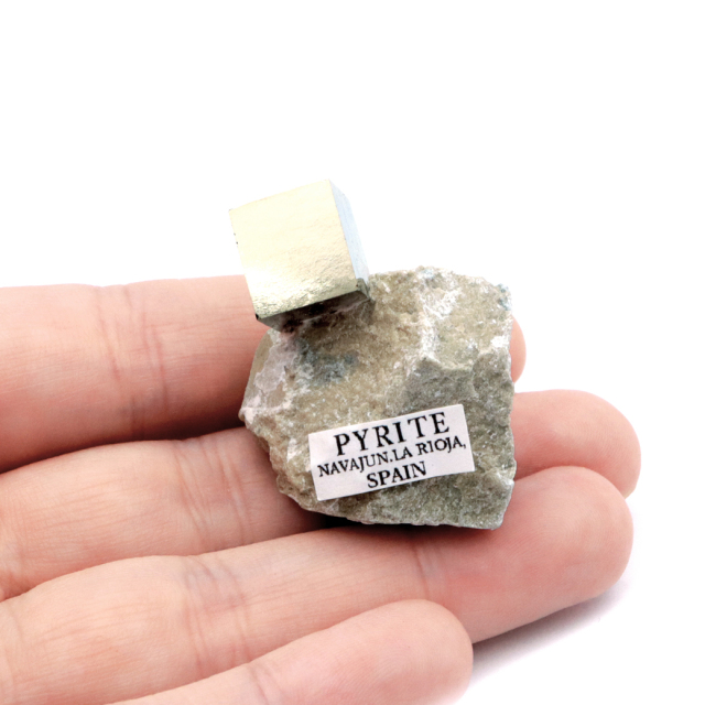 パイライト 原石 母岩付き スペイン ナバフン産 キュービック 結晶 1点もの 黄鉄鉱 pyrite パワーストーン 天然石