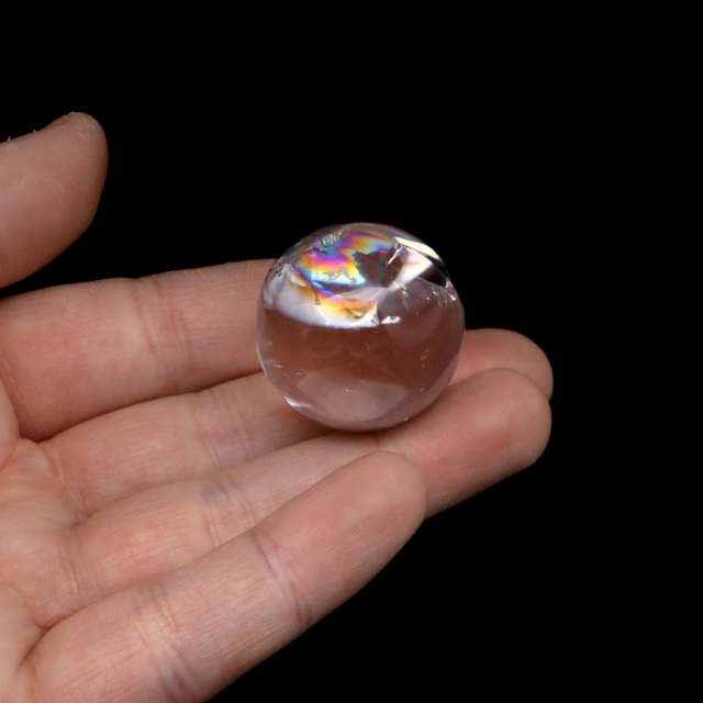 アイリスクォーツ 丸玉 水晶 虹入り AA 天然台座付き レインボー パワーストーン 天然石 1点もの 置き物 玉 球 本物 風水 グッズ 占い