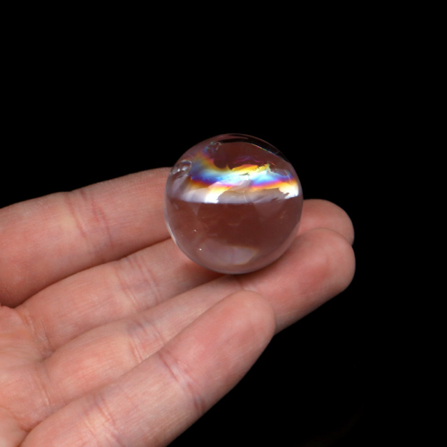 アイリスクォーツ 丸玉 水晶 虹入り AA 天然台座付き レインボー パワーストーン 天然石 1点もの 置き物 玉 球 本物 風水 グッズ 占い