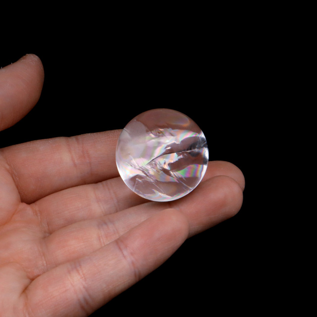 アイリスクォーツ 丸玉 水晶 虹入り AA 天然台座付き レインボー パワーストーン 天然石 1点もの 置き物 玉 球 本物 風水 グッズ 占い