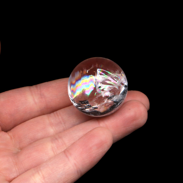 アイリスクォーツ 丸玉 水晶 虹入り AA 天然台座付き レインボー パワーストーン 天然石 1点もの 置き物 玉 球 本物 風水 グッズ 占い