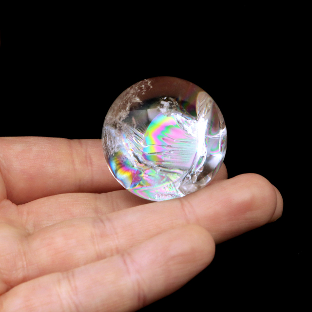 アイリスクォーツ 丸玉 水晶 虹入り AA 天然 台座付き レインボー パワーストーン 天然石 1点もの 置き物 玉 球 本物 風水 グッズ 占い