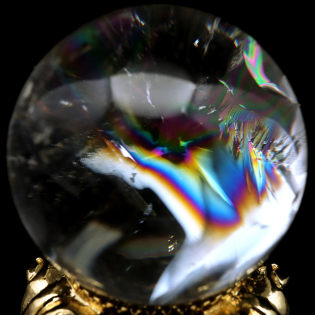 アイリスクォーツ 丸玉 水晶 虹入り AA 天然 台座付き レインボー パワーストーン 天然石 1点もの 置き物