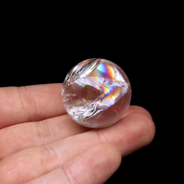 アイリスクォーツ 丸玉 水晶 虹入り AA 天然 台座付き レインボー パワーストーン 天然石 1点もの 置き物