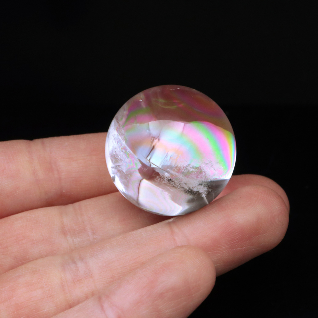 アイリスクォーツ 丸玉 水晶 虹入り AA 天然 台座付き レインボー パワーストーン 天然石 1点もの 置き物