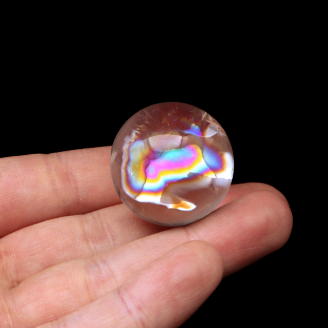 アイリスクォーツ 丸玉 水晶 虹入り AA 天然 台座付き レインボー パワーストーン 天然石 1点もの 置き物