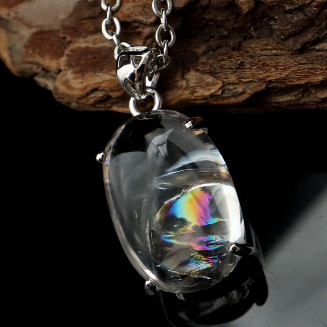 アイリスクォーツ 虹入り 水晶 ペンダント高品質 チェーン付き パワーストーン