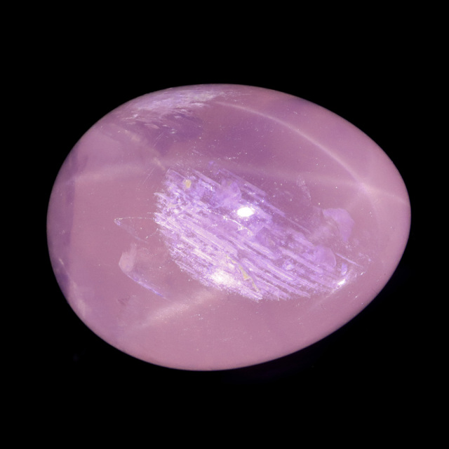 スターローズクォーツ AAA 握り石 たまご型 お守り マダガスカル産 台座付き 天然石 1点物 紅水晶 パワーストーン