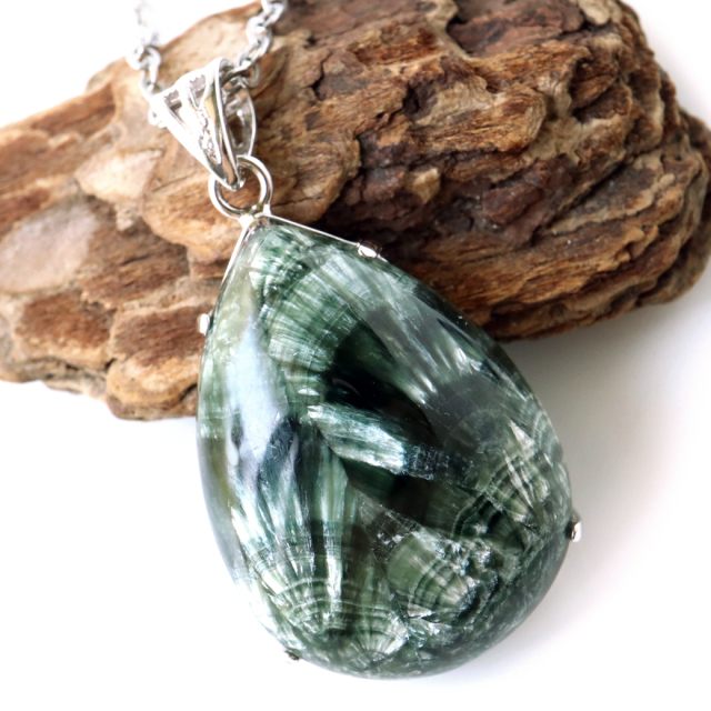 セラフィナイト | 絶大なヒーリング効果を持つ天使の石