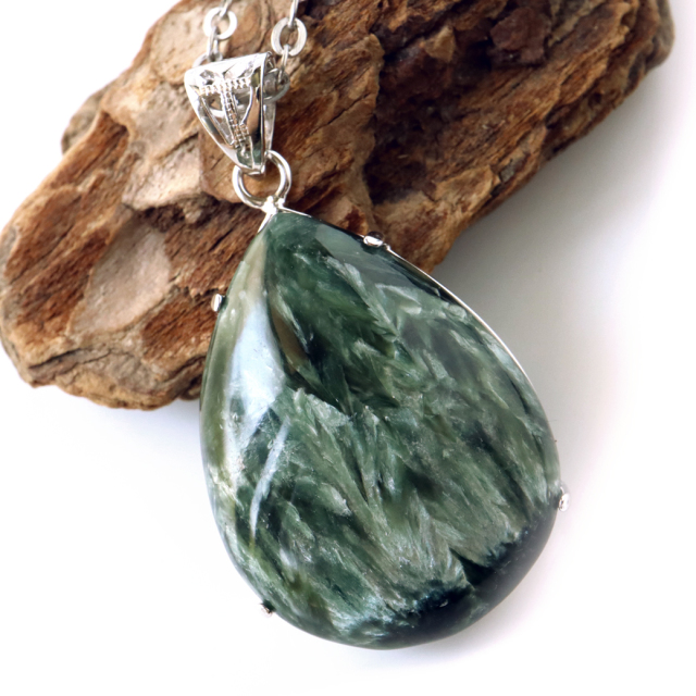 セラフィナイト | 絶大なヒーリング効果を持つ天使の石