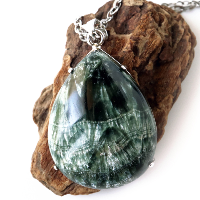 セラフィナイト | 絶大なヒーリング効果を持つ天使の石