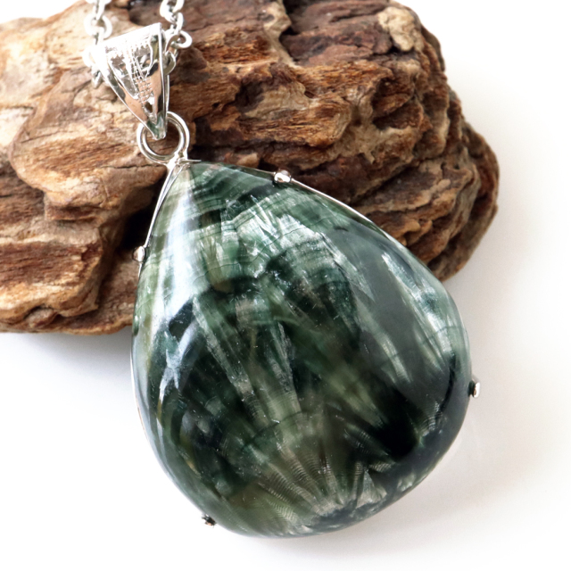 セラフィナイト | 絶大なヒーリング効果を持つ天使の石