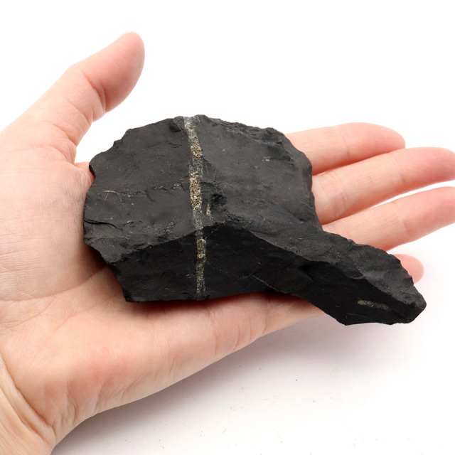 シュンガイト 原石 ロシア カレリア共和国シュンガ 天然石 1点物 パワーストーン Shungite シュンガ石
