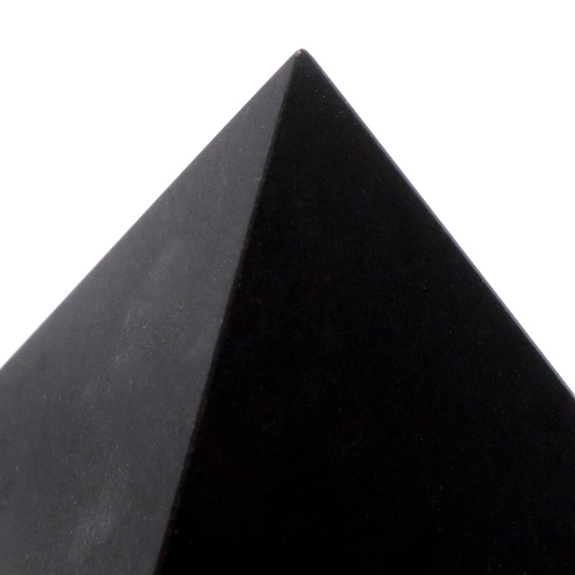 シュンガイト ピラミッド 37mm前後 Mサイズ ロシア カレリア共和国シュンガ 天然石 パワーストーン Shungite