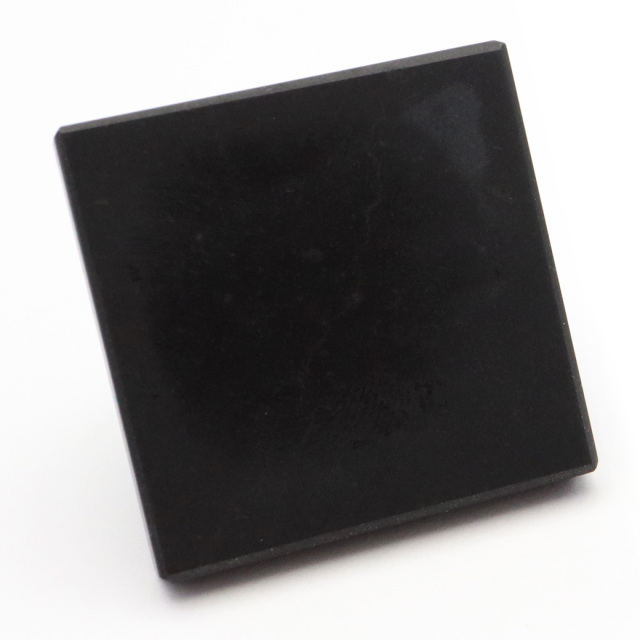 シュンガイト ピラミッド 37mm前後 Mサイズ ロシア カレリア共和国シュンガ 天然石 パワーストーン Shungite