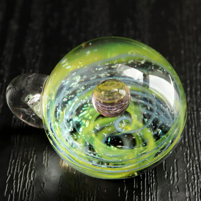 宇宙を表したガラスの球形置物 約5cm 宇宙を表したガラスの球形置物 約5cm 楽天市場】宇宙 ガラス球の