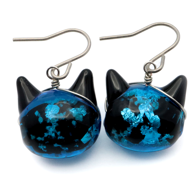 ホタルガラス ピアス 猫 かわいい フック レディース 両耳用 光る