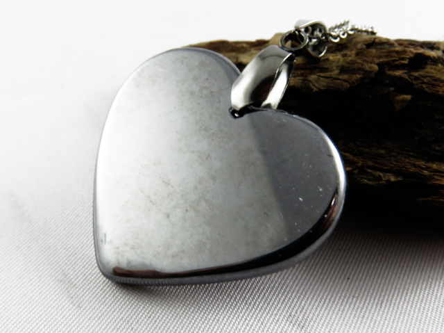 テラヘルツハートペンダント