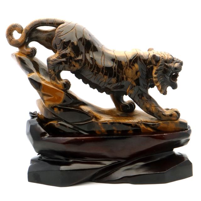 虎置物　タイガーアイ タイガーアイ 虎 置物 彫刻 台座付き 1.8kg 虎眼石 風水 干支 とら 飾り物