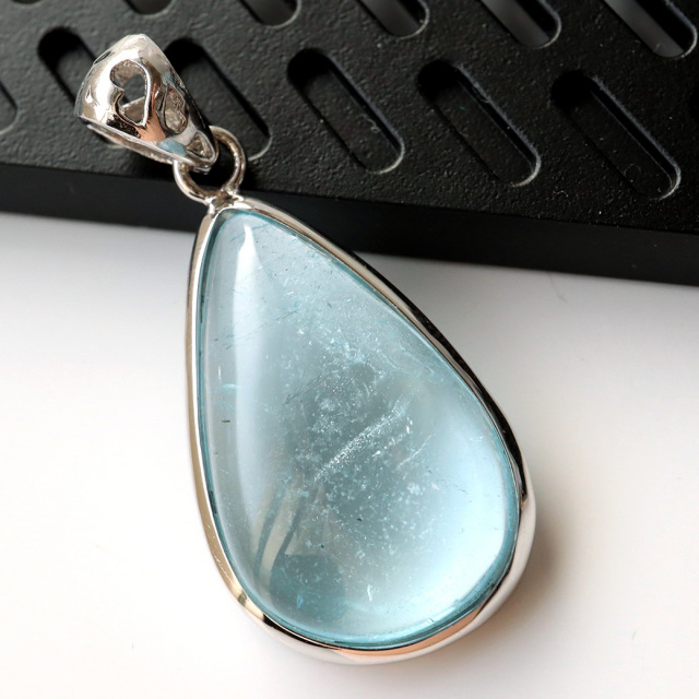 ブルートパーズ ペンダント Silver925 チェーン付き 1点物